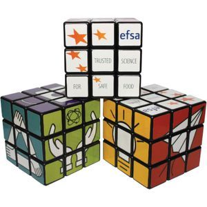 Rotating puzzle cube